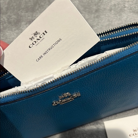 Coach Teal Leather Wristlet - Picture 5 of 6